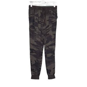 Splendid green camo pull on jogger pants size XS